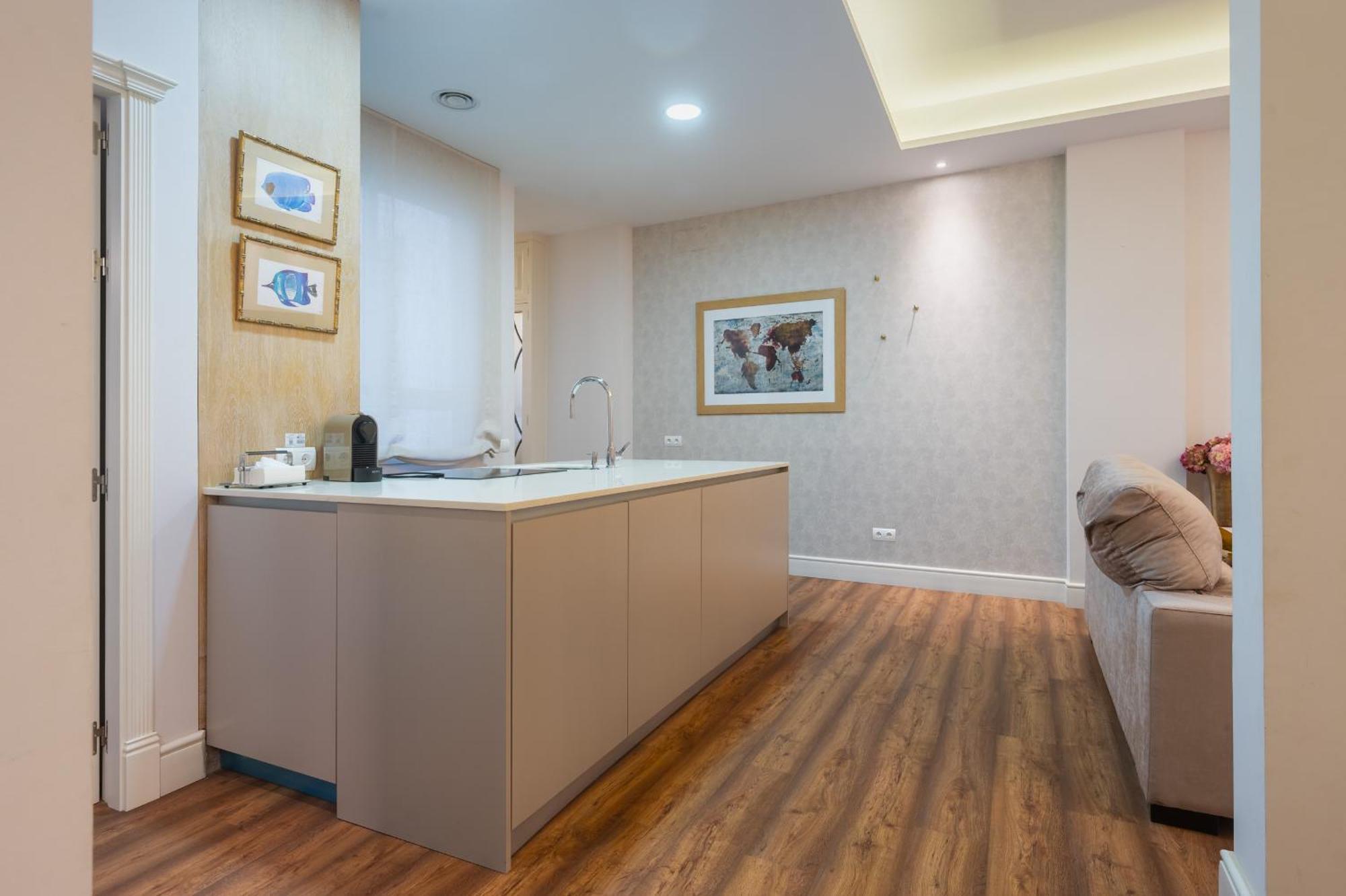 Centro Luxe 3 Rooms เซบีญา ภายนอก รูปภาพ